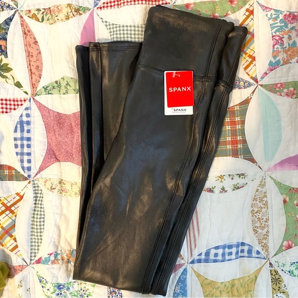 NWT Spanx Authentic Faux Leather Leggings Black Women's Size Small - Picture 4 of 5